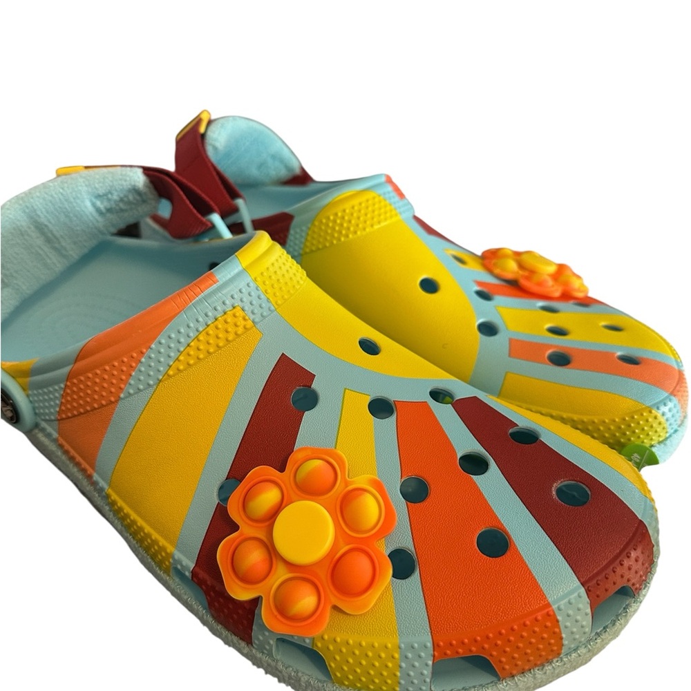 NEW Crocs Sensory Classic Terry Cloth  Men’s Size 13 Removable Fastener Flower